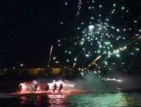 Wasserski Nachtshow mit Pyrotechnik